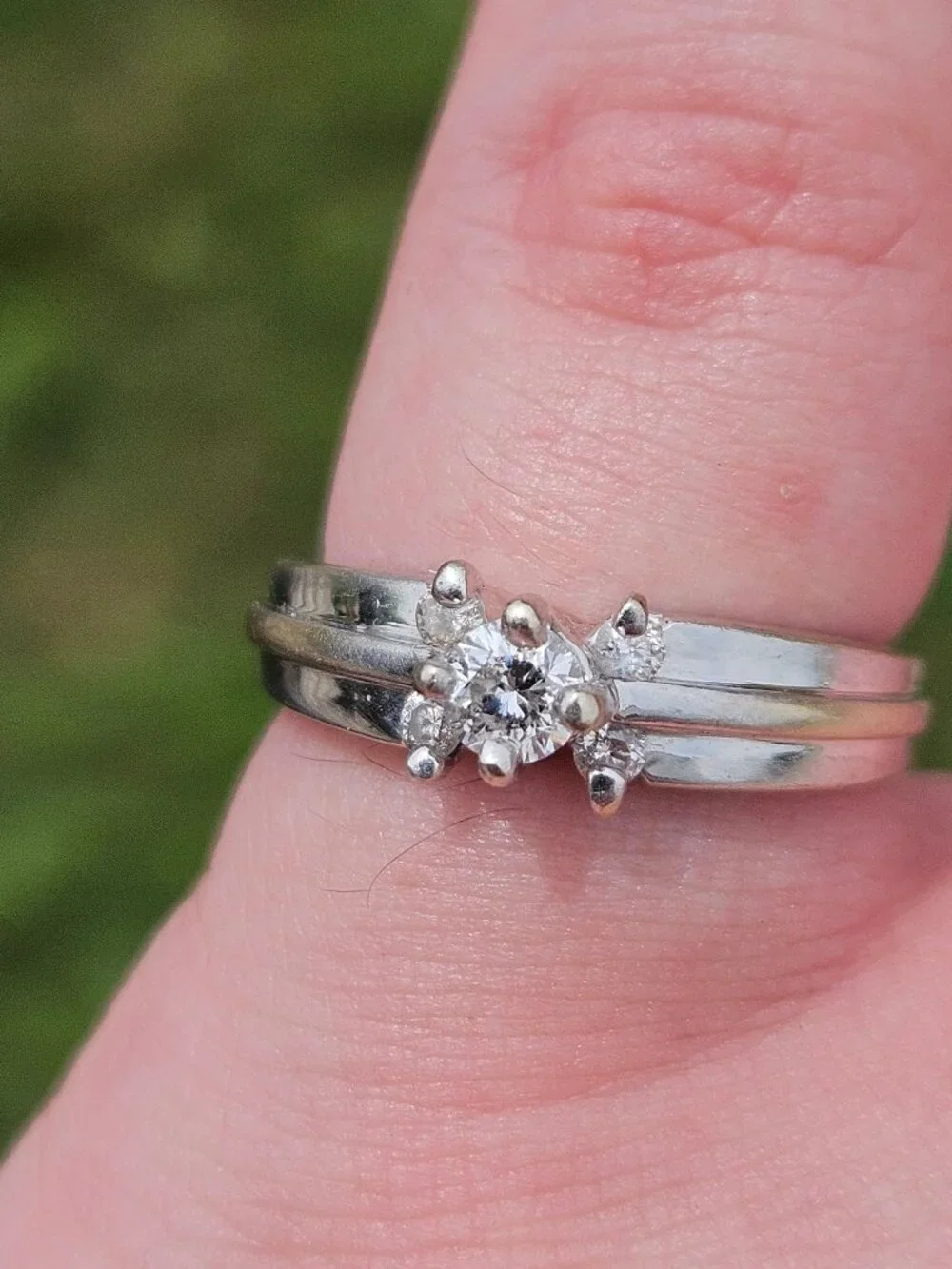 N/A 18k white